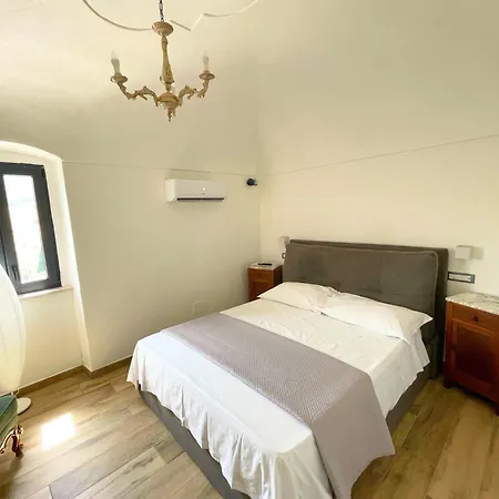 Apartman Romantic Getaway - Babsuites Dogliola